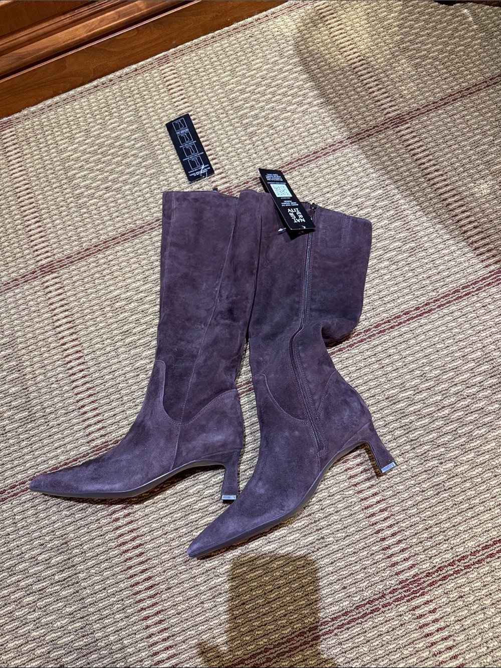 Knee-High Pointed-Toe Suede Boots in Deep Purple